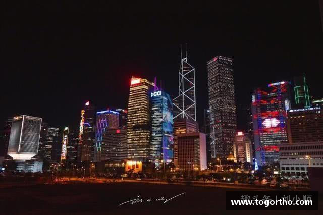 香港哪里看夜景好？(约人一起去香港的说说？)